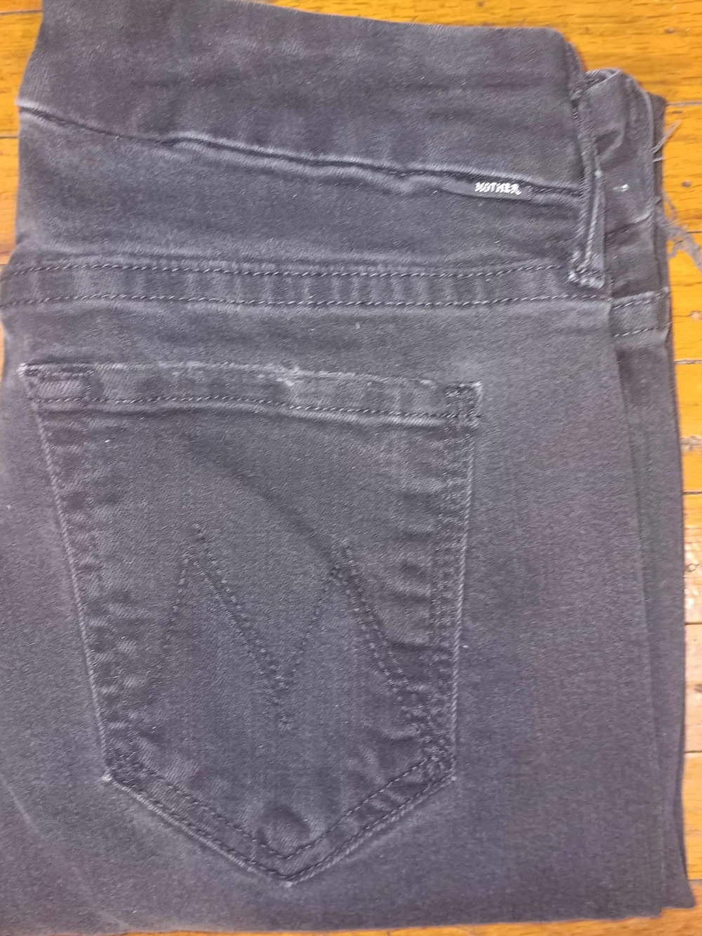 MOTHER Black Women’s Jeggings - Back Pocket Detail